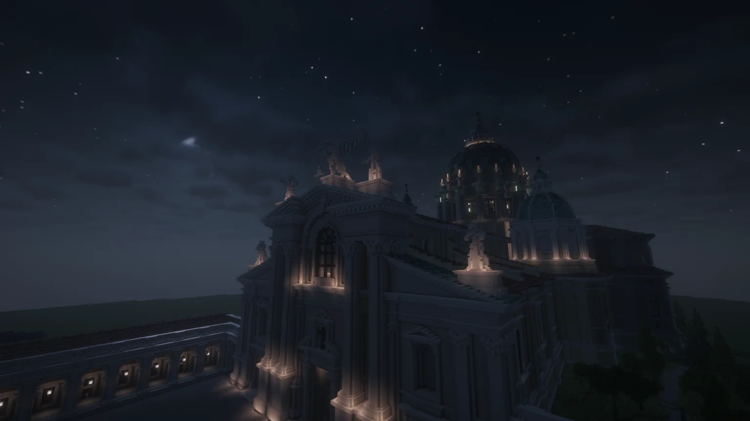 Façade et dômes de la basilique Ecclesia de nuit